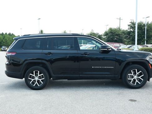 Used 2023 Jeep Grand Cherokee L Limited RWD image 4