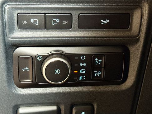 Used 2023 Ford F150 Lariat AWD/4WD image 12