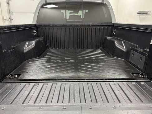 Certified 2020 Toyota Tacoma SR5 image 28