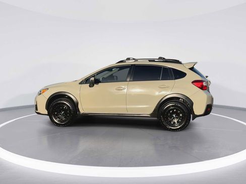 Used 2017 Subaru Crosstrek 2.0i Limited image 5