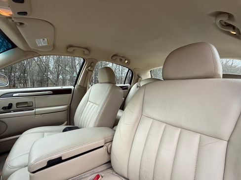 Used 2006 Lincoln Town Car Signature image 26