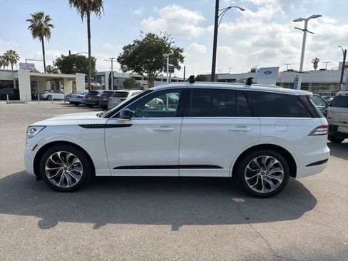 Used 2023 Lincoln Aviator Grand Touring w/ Equipment Group 301A AWD/4WD image 3