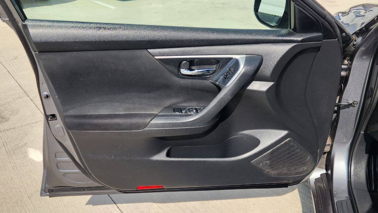 Used 2014 Nissan Altima 2.5 SV w/ Convenience Package FWD image 11