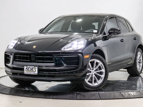 Used 2024 Porsche Macan AWD/4WD image 1