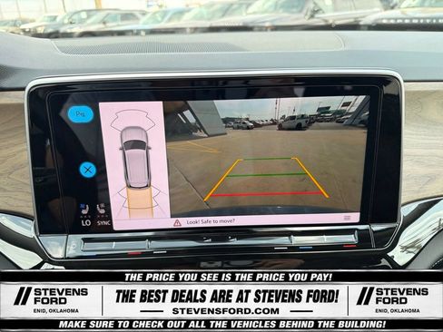 Used 2025 Volkswagen Atlas SE AWD/4WD image 29