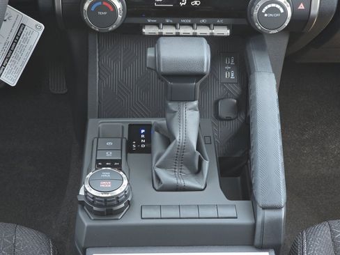 New 2026 Toyota 4Runner SR5 AWD/4WD image 25