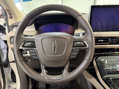 Used 2022 Lincoln Nautilus Standard w/ Premium Package image 15