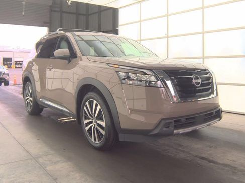 Used 2025 Nissan Pathfinder Platinum w/ Cargo Package FWD image 2