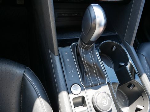 Used 2023 Volkswagen Atlas SE w/ Black Wheel Package image 24