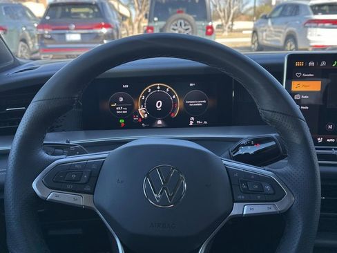 New 2026 Volkswagen Tiguan SE R-Line image 9