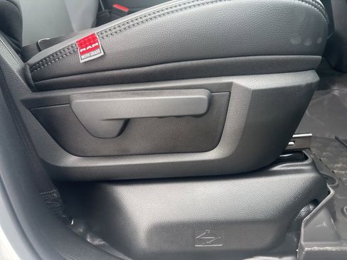 New 2024 RAM 5500 Tradesman AWD/4WD image 46