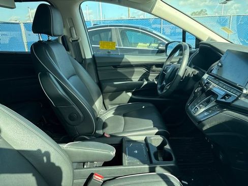 Used 2025 Honda Odyssey Touring image 12