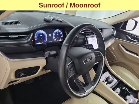 Used 2022 Jeep Grand Cherokee L Limited image 5