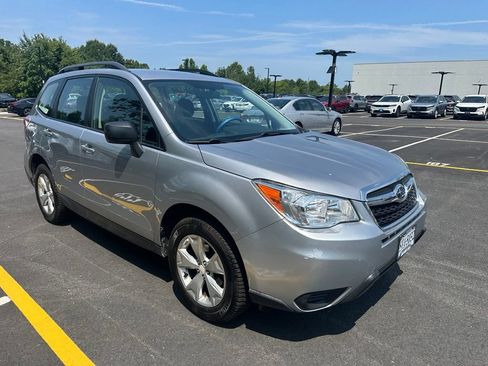 Used 2016 Subaru Forester 2.5i w/ Alloy Wheel Package AWD/4WD image 2