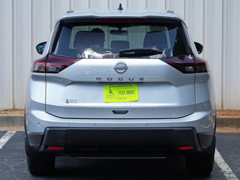 Used 2025 Nissan Rogue S FWD image 43