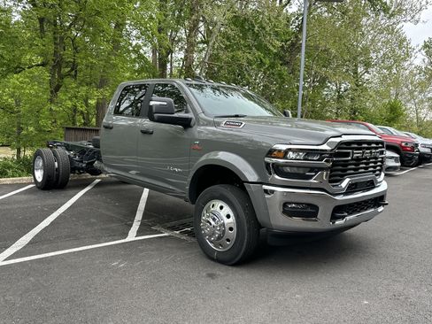 New 2026 RAM 5500 4x4 Crew Cab image 20