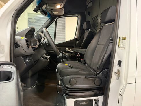 Used 2021 Mercedes-Benz Sprinter 3500 image 19