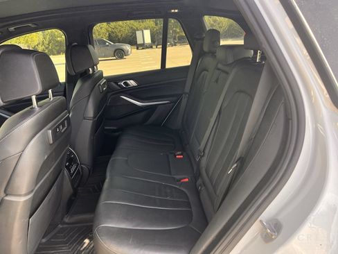 Used 2022 BMW X5 xDrive40i w/ Luxury Seating Package AWD/4WD image 29