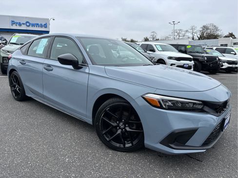 Used 2023 Honda Civic Sport image 3