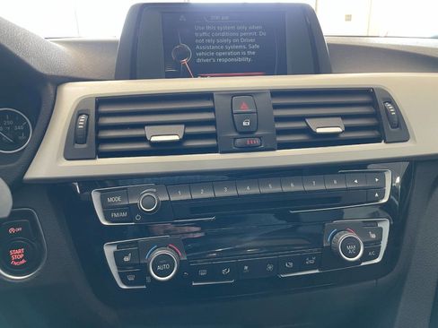 Used 2017 BMW 320i xDrive Sedan image 32