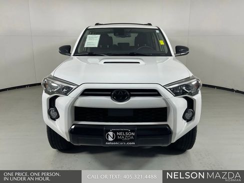 Used 2020 Toyota 4Runner Venture w/ Moonroof Package AWD/4WD image 2