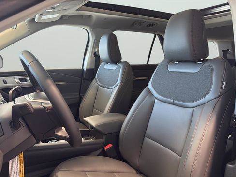 New 2026 Ford Explorer Active w/ Active Comfort Package image 11