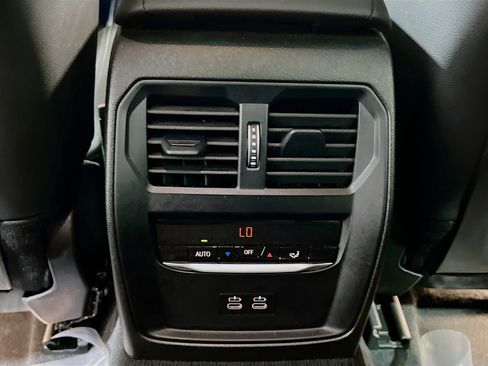 Used 2024 BMW 330i Sedan w/ M Sport Package image 19