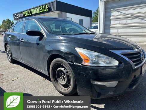Used 2015 Nissan Altima 2.5 S w/ Power Driver Seat Package FWD image 2