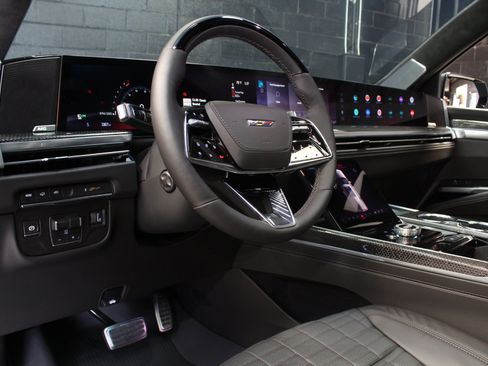 Used 2026 Cadillac Escalade V w/ LPO, ONYX Package AWD/4WD image 41