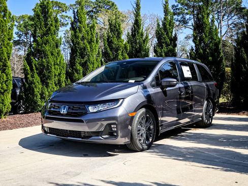 New 2026 Honda Odyssey Touring image 5