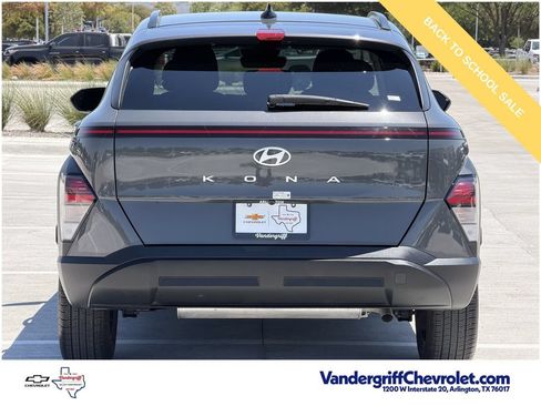Used 2025 Hyundai Kona SEL FWD image 5