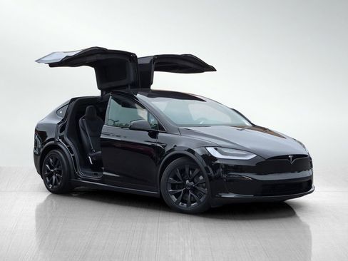 Used 2023 Tesla Model X AWD/4WD image 3