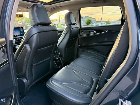Used 2023 Lincoln Nautilus Reserve w/ Luxury Package AWD/4WD image 14