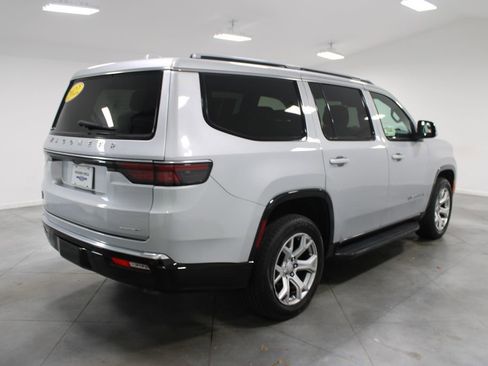 Used 2022 Jeep Wagoneer Series II image 9