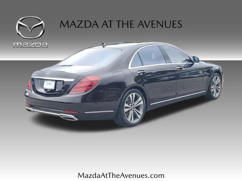 Used 2019 Mercedes-Benz S 560 Sedan image 4