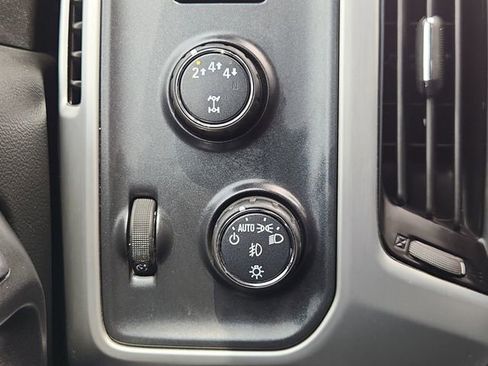 Used 2018 GMC Sierra 2500 SLT w/ Duramax Plus Package AWD/4WD image 17