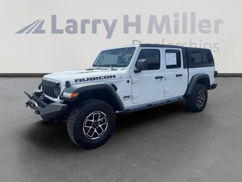 Used 2024 Jeep Gladiator Rubicon w/ Convenience Group AWD/4WD image 1