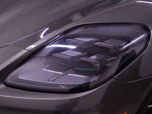 Certified 2025 Porsche Panamera 4 AWD/4WD image 9