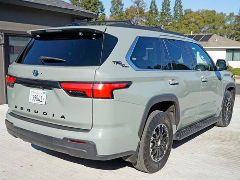Used 2023 Toyota Sequoia SR5 image 5