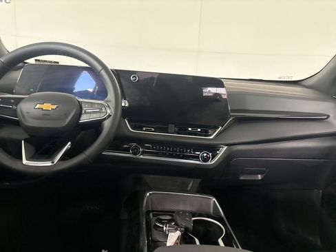 Used 2026 Chevrolet Equinox LT AWD/4WD image 20