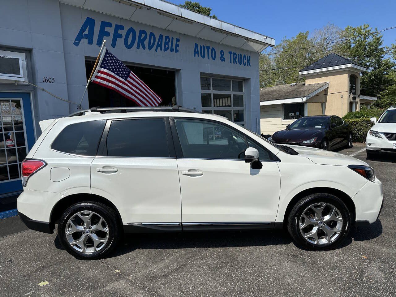 Used 2018 Subaru Forester 2.5i Touring AWD/4WD image 5