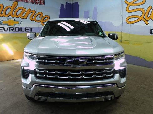 Used 2022 Chevrolet Silverado 1500 LTZ AWD/4WD image 6