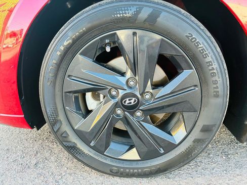 Used 2023 Hyundai Elantra SEL FWD image 39