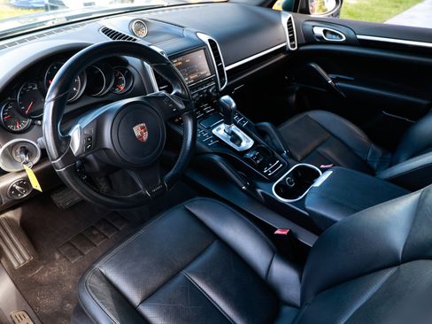 Used 2014 Porsche Cayenne Platinum Edition image 6