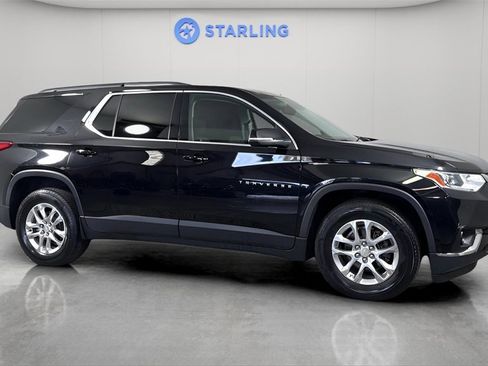 Used 2021 Chevrolet Traverse LT image 12