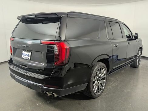 Used 2025 GMC Yukon XL Denali Ultimate AWD/4WD image 7