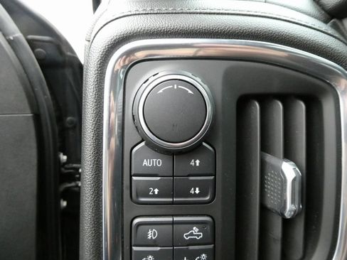 Used 2019 Chevrolet Silverado 1500 High Country w/ Technology Package image 27