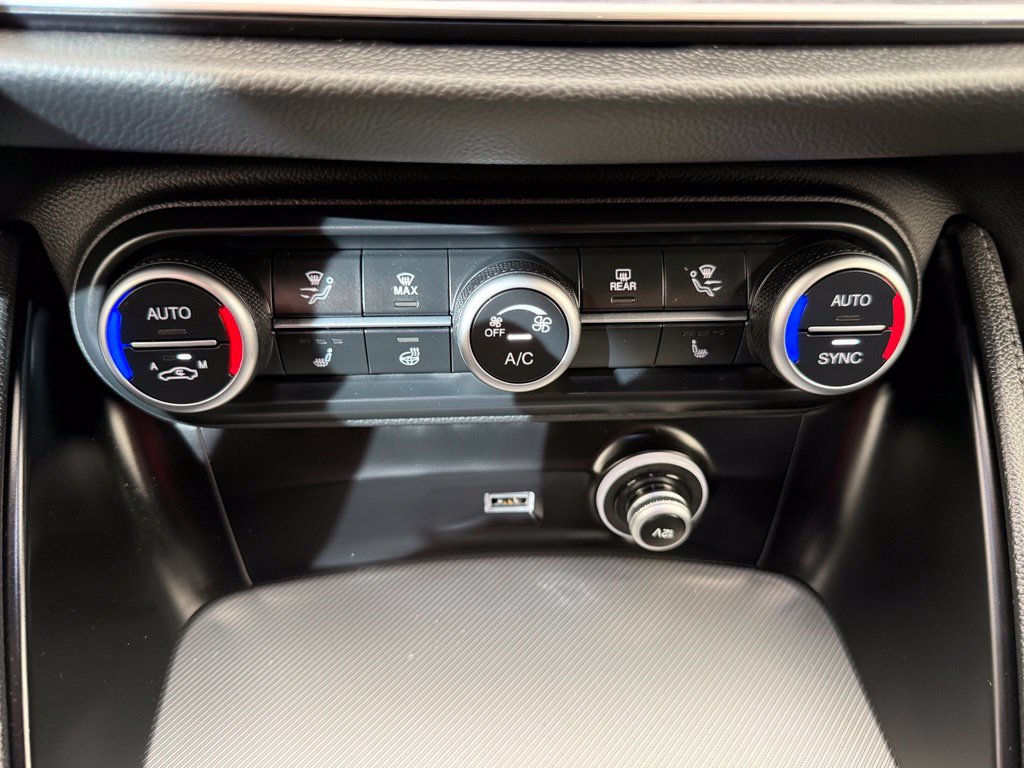 New 2026 Alfa Romeo Stelvio Sprint w/ Convenience Package AWD/4WD image 41