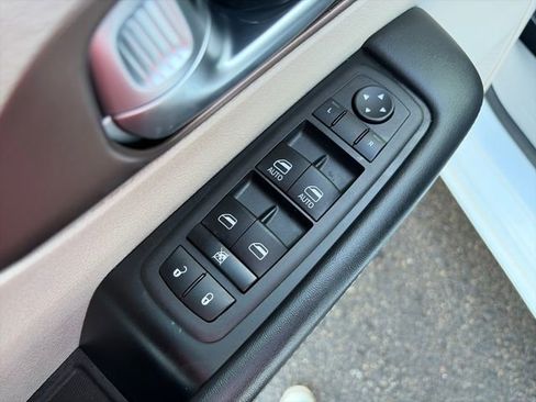 Used 2023 Chrysler Voyager LX FWD image 26