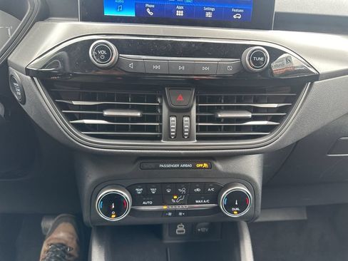 Used 2025 Ford Escape Active AWD/4WD image 23